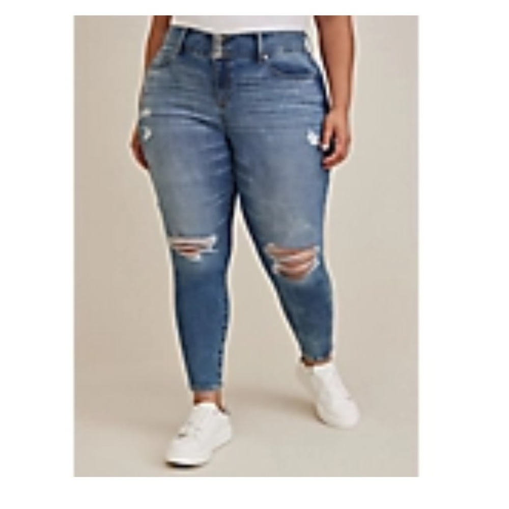 Torrid premium stretch jeggings with distressing nwt size 26R light wash